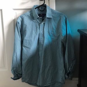 Green, blue, and white checkered vineyard vines